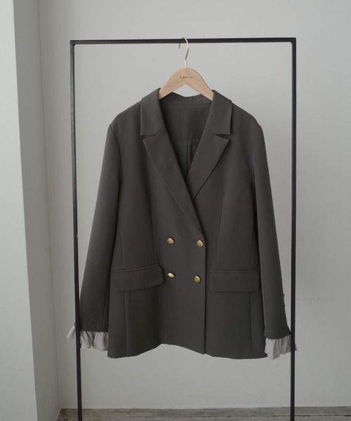 Louere（ルエレ）の「フリルレイヤードデザインジャケット（テーラードジャケット・レディース・ダークベージュ/ダークグレー/ブラック/グレイッシュベージュ・SMALL/MEDIUM/LARGE/X-LARGE）」の12枚目の写真