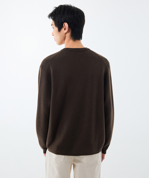 MUSINSA STANDARD（ムシンサスタンダード）の「ミニマルクルーネックニット[ブラウン]（ニット/セーター・メンズ・その他・LARGE/X-LARGE/XX-LARGE/SMALL/MEDIUM）」の3枚目の写真