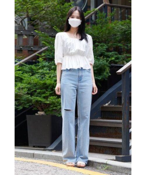 MUSINSA STANDARD WOMAN(ムシンサスタンダードウーマン)の「レディーススラッシュルーズストレートデニムパンツ【ライトインディゴ】(デニムパンツ・レディース・その他・30/24/25/26/27/28/29)」の17枚目の写真