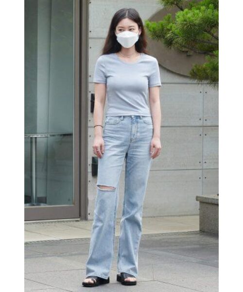 MUSINSA STANDARD WOMAN(ムシンサスタンダードウーマン)の「レディーススラッシュルーズストレートデニムパンツ【ライトインディゴ】(デニムパンツ・レディース・その他・30/24/25/26/27/28/29)」の19枚目の写真