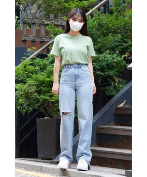 MUSINSA STANDARD WOMAN(ムシンサスタンダードウーマン)の「レディーススラッシュルーズストレートデニムパンツ【ライトインディゴ】(デニムパンツ・レディース・その他・30/24/25/26/27/28/29)」の21枚目の写真