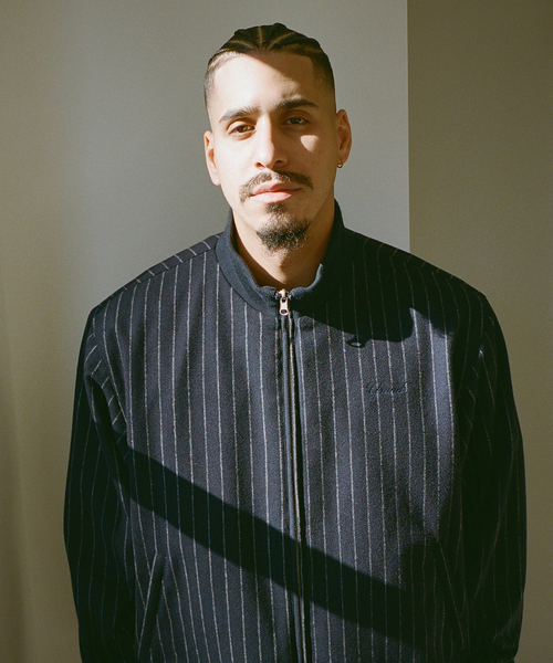 WISM(ウィズム)の「GRAND COLLECTION / グランド コレクション REVERSIBLE PINSTRIPE WOOL/COTTON J(その他アウター・メンズ・ダークブルー・MEDIUM/LARGE)」の2枚目の写真