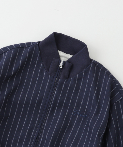 WISM(ウィズム)の「GRAND COLLECTION / グランド コレクション REVERSIBLE PINSTRIPE WOOL/COTTON J(その他アウター・メンズ・ダークブルー・MEDIUM/LARGE)」の4枚目の写真