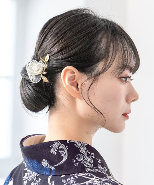 SOUBIEN(ソウビエン)の「オーガンジーフラワーの髪飾り(和装小物・レディース・ベージュ系1/ホワイト系/キナリ/ベージュ系・FREE)」の2枚目の写真