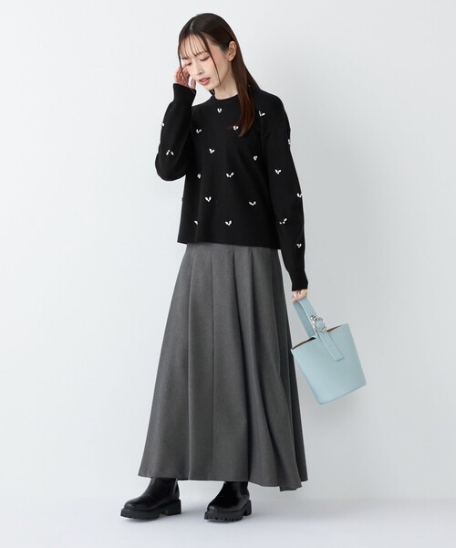 SHIPS Colors(シップス カラーズ)の「SHIPS Colors:〈手洗い可能〉ビジュー クルーネック プルオーバー◇(ニット/セーター・レディース・ダークグレー/ブラック・ONE SIZE)」の8枚目の写真