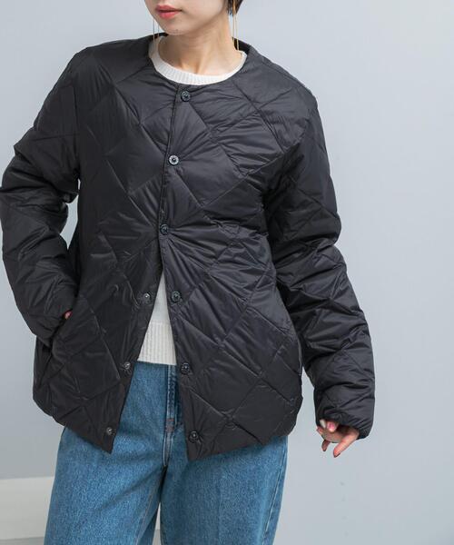 URBAN RESEARCH ROSSO WOMEN(アーバンリサーチ ロッソ)の「TAION CREW NECK DOWN JACKET(ダウンジャケット/コート・レディース・ネイビー/チャコールグレー/オフホワイト/ブラック・SMALL/MEDIUM/LARGE)」の3枚目の写真