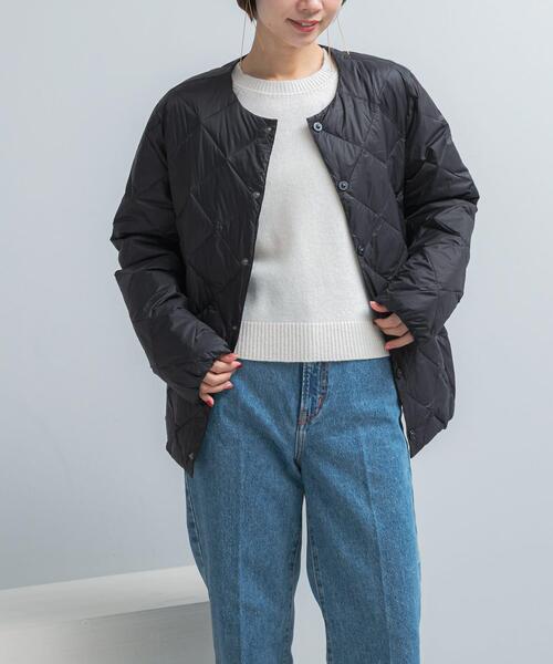 URBAN RESEARCH ROSSO WOMEN(アーバンリサーチ ロッソ)の「TAION CREW NECK DOWN JACKET(ダウンジャケット/コート・レディース・ネイビー/チャコールグレー/オフホワイト/ブラック・SMALL/MEDIUM/LARGE)」の14枚目の写真