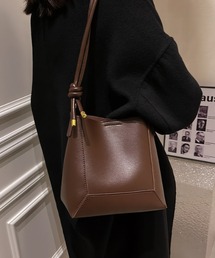 yuue' ( wear )(���[�C)�̃X�N�G�A�V�����_�[�o�b�O/�|�[�`�t��(�V�����_�[�o�b�O)