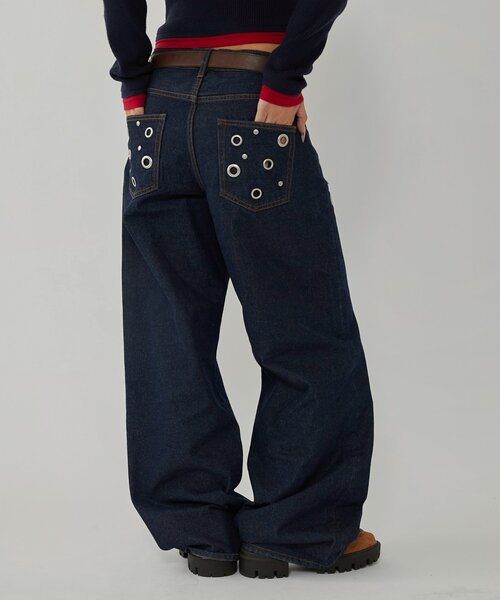 WHO'S WHO gallery(フーズフーギャラリー)の「EYELET LOW RISE DENIM /アイレットローライズデニム(デニムパンツ・レディース・ブラック/サックスブルー/ネイビー・MEDIUM/SMALL)」の2枚目の写真