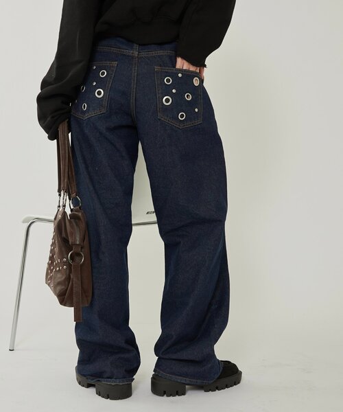 WHO'S WHO gallery(フーズフーギャラリー)の「EYELET LOW RISE DENIM /アイレットローライズデニム(デニムパンツ・レディース・ブラック/サックスブルー/ネイビー・MEDIUM/SMALL)」の8枚目の写真