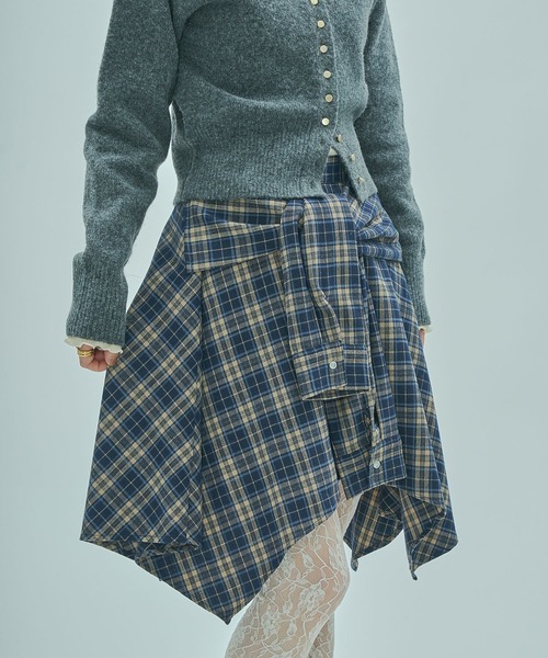 ROSE BUD(ローズバッド)の「TIED SHIRT HEM SKIRT(スカート・レディース・ブラウン/ネイビー・ONE SIZE)」の16枚目の写真