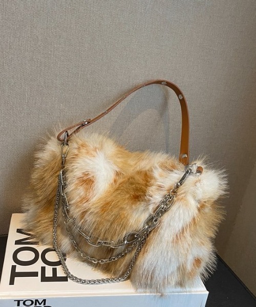 .KOM(ドットコム)の「A'GEM/9 × .kom 『.KOM/ドットケーオーエム』 Faux Fur Chain Shoulder Bag/ファー チェーン ショルダーバッグ(トートバッグ・レディース・グレー/ブラウン・FREE)」の4枚目の写真