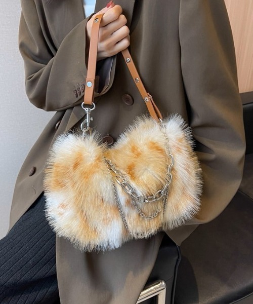.KOM(ドットコム)の「A'GEM/9 × .kom 『.KOM/ドットケーオーエム』 Faux Fur Chain Shoulder Bag/ファー チェーン ショルダーバッグ(トートバッグ・レディース・グレー/ブラウン・FREE)」の7枚目の写真