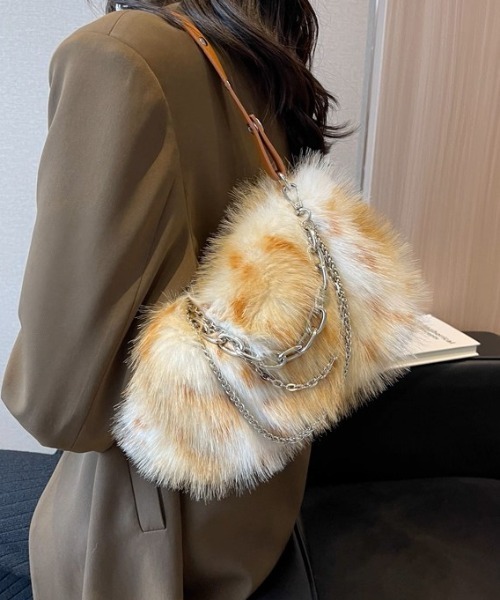 .KOM(ドットコム)の「A'GEM/9 × .kom 『.KOM/ドットケーオーエム』 Faux Fur Chain Shoulder Bag/ファー チェーン ショルダーバッグ(トートバッグ・レディース・グレー/ブラウン・FREE)」の8枚目の写真