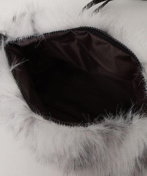 .KOM(ドットコム)の「A'GEM/9 × .kom 『.KOM/ドットケーオーエム』 Faux Fur Chain Shoulder Bag/ファー チェーン ショルダーバッグ(トートバッグ・レディース・グレー/ブラウン・FREE)」の21枚目の写真