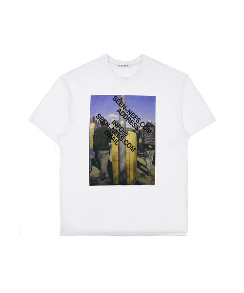SEEN(シーン)の「PHOTO Contact LOGO WHITE T-SHIRTS (People)(Tシャツ/カットソー・メンズ・その他・MEDIUM/LARGE)」の1枚目の写真
