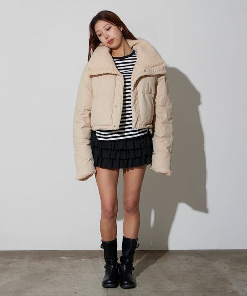 AO2（アオズ）の「Short-length faux fur down jacket / ショート丈 裏ボア×中綿ジャケット（ダウンジャケット/コート・レディース・ブラック/ベージュ/アイボリー・FREE）」の21枚目の写真