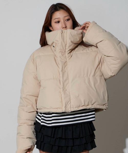 AO2（アオズ）の「Short-length faux fur down jacket / ショート丈 裏ボア×中綿ジャケット（ダウンジャケット/コート・レディース・ブラック/ベージュ/アイボリー・FREE）」の22枚目の写真