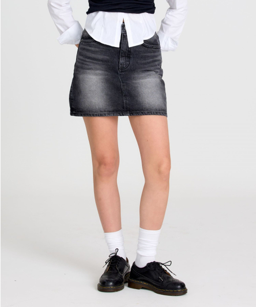 BUTTON UP（ボタンアップ）の「ヴィンテージブラックデニムショートスカート（スカート・レディース・その他・SMALL/MEDIUM/LARGE）」の2枚目の写真
