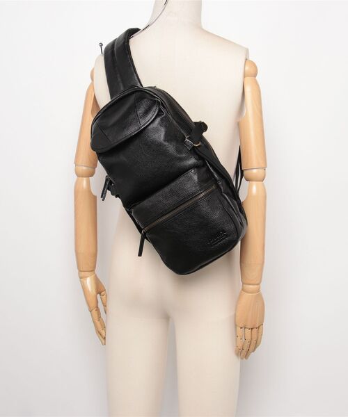 AVIREX(アヴィレックス)の「BULTO ONE SHOULDER / ブルト ワンショルダーバッグ / AVIREX / アヴィレックス / AVX5611(ショルダーバッグ・メンズ・ブラック/キャメル・F)」の6枚目の写真