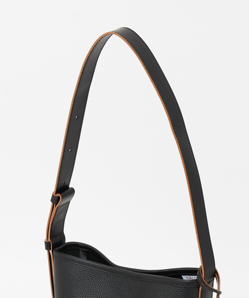 hALON（アーロン）の「＜hALON＞レザー バケットバッグS（トートバッグ・メンズ・ブラック・FREE）」の5枚目の写真