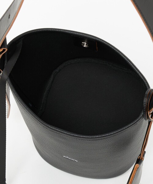 hALON（アーロン）の「＜hALON＞レザー バケットバッグS（トートバッグ・メンズ・ブラック・FREE）」の7枚目の写真