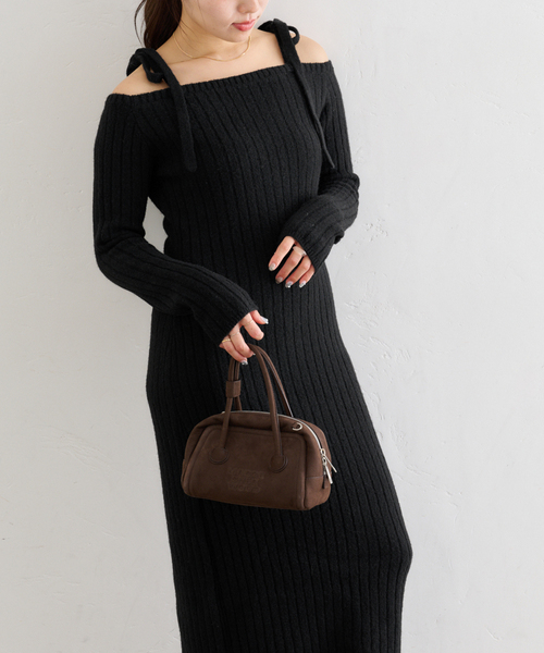 U by SPICK&SPAN（ユーバイスピックアンドスパン）の「オフショルリボンニットワンピース（ワンピース・レディース・ホワイト/ブラック・36/38）」の9枚目の写真