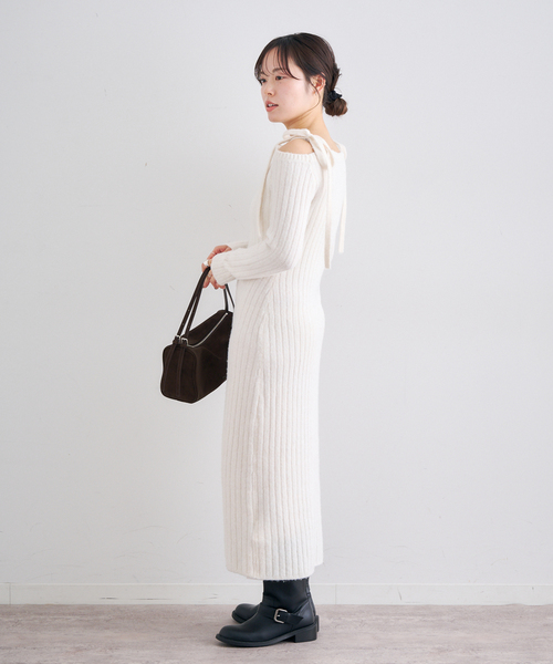 U by SPICK&SPAN（ユーバイスピックアンドスパン）の「オフショルリボンニットワンピース（ワンピース・レディース・ホワイト/ブラック・36/38）」の15枚目の写真