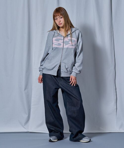 SEQUENZ（シークエンズ）の「【sqnz（エスキュンズ）】sqnz logo applique zip p/k / ユニセックス 裏毛 ダブルジップ ジップパーカー フーディ 星柄 ボーダー チェック（パーカー・メンズ・グレー/その他2/ライトピンク/その他3・MEDIUM/SMALL/LARGE）」の8枚目の写真