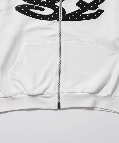 SEQUENZ(シークエンズ)の「※WEB限定 / ロゴワッペン / アソートまたぎジップパーカー / sqnz logo applique zip p/k(パーカー・メンズ・グレー/その他2/ライトピンク/その他3/ブラック/ホワイト・MEDIUM/SMALL/LARGE)」の12枚目の写真