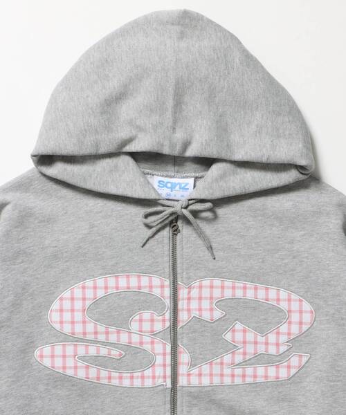 SEQUENZ(シークエンズ)の「※WEB限定 / ロゴワッペン / アソートまたぎジップパーカー / sqnz logo applique zip p/k(パーカー・メンズ・グレー/その他2/ライトピンク/その他3/ブラック/ホワイト・MEDIUM/SMALL/LARGE)」の9枚目の写真