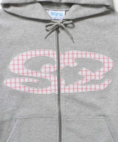 SEQUENZ(シークエンズ)の「※WEB限定 / ロゴワッペン / アソートまたぎジップパーカー / sqnz logo applique zip p/k(パーカー・メンズ・グレー/その他2/ライトピンク/その他3/ブラック/ホワイト・MEDIUM/SMALL/LARGE)」の8枚目の写真