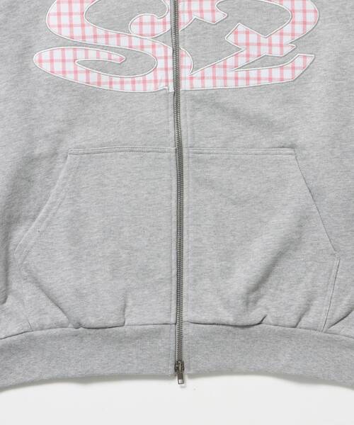 SEQUENZ(シークエンズ)の「※WEB限定 / ロゴワッペン / アソートまたぎジップパーカー / sqnz logo applique zip p/k(パーカー・メンズ・グレー/その他2/ライトピンク/その他3/ブラック/ホワイト・MEDIUM/SMALL/LARGE)」の7枚目の写真