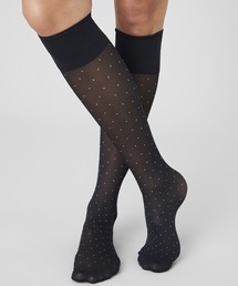 grapevine by k3（グレープバインバイケースリー）の「Eira Petite Dots Knee-Highs Black/Ivory（ソックス/靴下）」