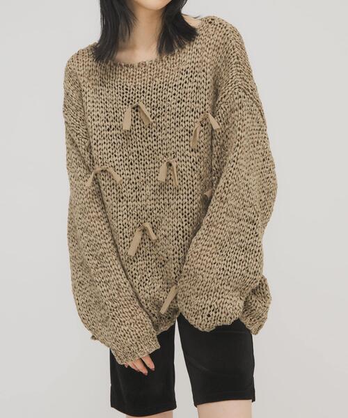 KBF（ケイビーエフ）の「テープヤーンリボンオーバーニット（ニット/セーター・レディース・ライトカーキ/ダークブラウン/アイボリー・ONE）」の5枚目の写真