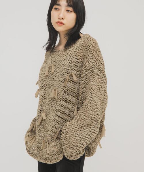 KBF（ケイビーエフ）の「テープヤーンリボンオーバーニット（ニット/セーター・レディース・ライトカーキ/ダークブラウン/アイボリー・ONE）」の6枚目の写真