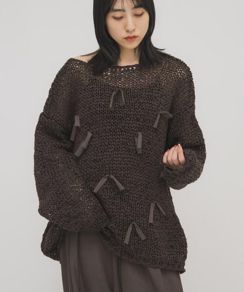 KBF（ケイビーエフ）の「テープヤーンリボンオーバーニット（ニット/セーター・レディース・ライトカーキ/ダークブラウン/アイボリー・ONE）」の12枚目の写真