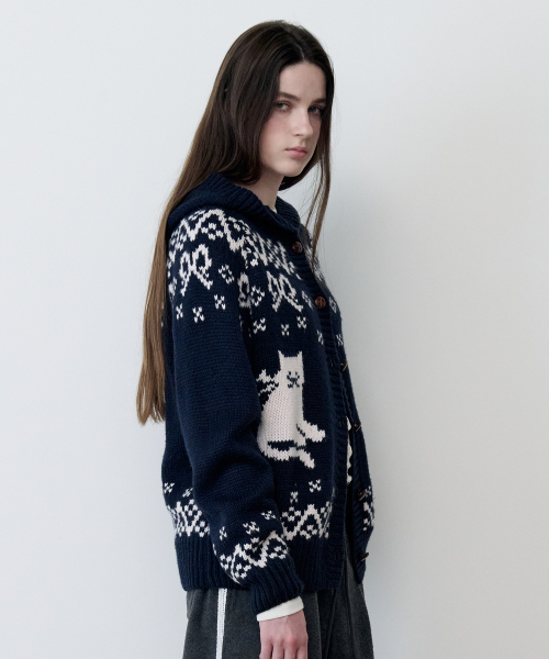 ROLAROLA（ロラロラ）の「CAT JACQUARD HOODIE CARDIGAN NAVY（カーディガン/ボレロ・レディース・ネイビー・FREE）」の2枚目の写真