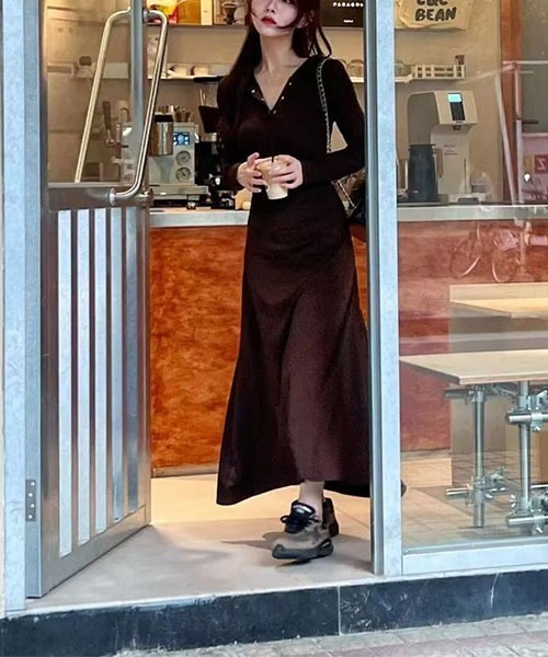 gossip!ロサンゼルス(ゴシップロサンゼルス)の「ハーフボタン リラクシーワンピース(ワンピース・レディース・ブラウン・M/S)」の3枚目の写真