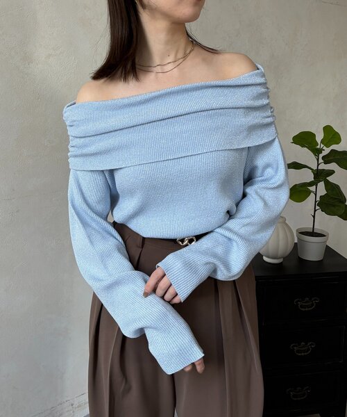 Thevon（ゼボン）の「ラメオフショルニット（ニット/セーター・レディース・チャコールグレー/サックスブルー/ベージュ・FREE）」の3枚目の写真