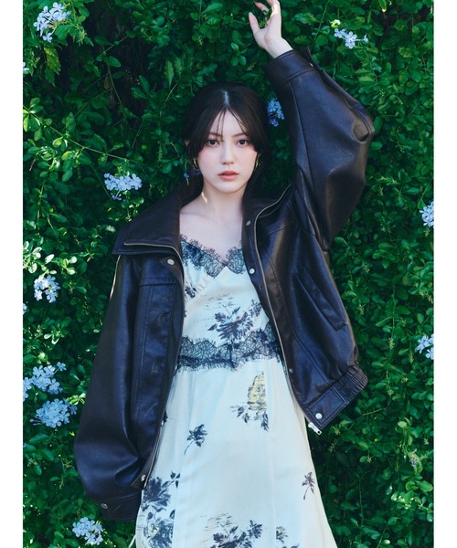 SNIDEL（スナイデル）の「レーストリムプリントキャミワンピース（ワンピース・レディース・ブラック/アイボリー/イエロー・1/0）」の4枚目の写真