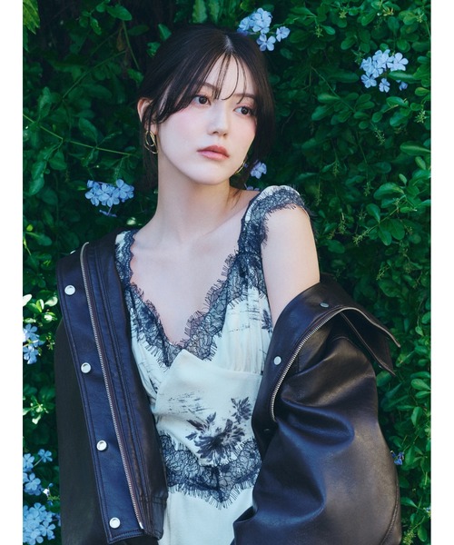 SNIDEL（スナイデル）の「レーストリムプリントキャミワンピース（ワンピース・レディース・ブラック/アイボリー/イエロー・1/0）」の5枚目の写真