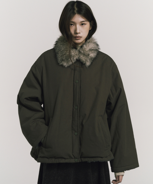 NICK&NICOLE(ニックアンドニコール)の「FUR HOOD SHORT JUMPER_KHAKI(ムートンコート・レディース・その他・FREE)」の1枚目の写真