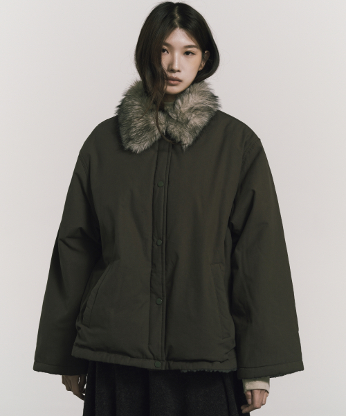 NICK&NICOLE(ニックアンドニコール)の「FUR HOOD SHORT JUMPER_KHAKI(ムートンコート・レディース・その他・FREE)」の2枚目の写真
