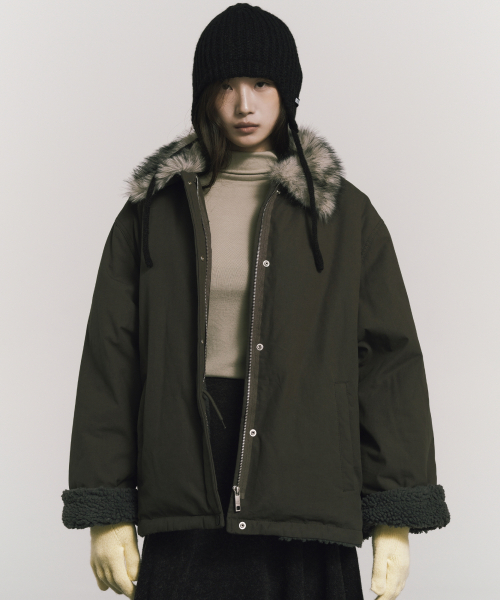 NICK&NICOLE(ニックアンドニコール)の「FUR HOOD SHORT JUMPER_KHAKI(ムートンコート・レディース・その他・FREE)」の3枚目の写真