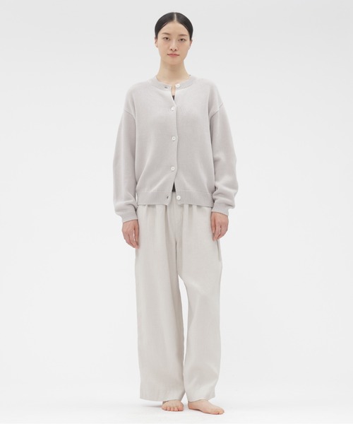 MARGARET HOWELL（マーガレットハウエル）の「HIGH TWIST COTTON LINEN（カーディガン/ボレロ・レディース・ピンク/ライトグレー・FREE）」の10枚目の写真