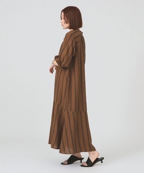 Ray BEAMS(レイビームス)の「リネン バルーンスリーブ ワンピース(ワンピース・レディース・ブルー/ダークブラウン/ブラック・ONE SIZE)」の10枚目の写真
