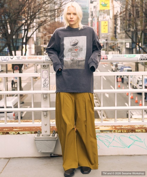 MAISON SPECIAL エルモ　長袖Tシャツ UNISEX》【MOVIE SERIES】「SESAME STREET」- Heart Elmo - Prime-Over