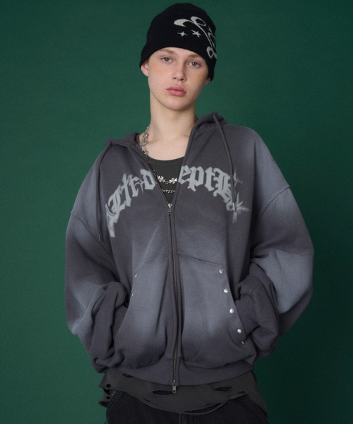 LTR DEPTH（レイターデプス）の「LTR DEPTH/【26年春新作】グラフィックZIPパーカー（パーカー・メンズ・ピンク/ネイビー/スミクロ・MEDIUM/LARGE）」の2枚目の写真