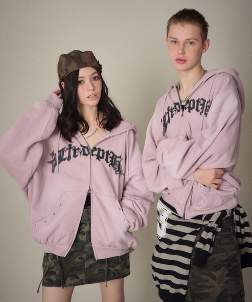 LTR DEPTH（レイターデプス）の「LTR DEPTH/【26年春新作】グラフィックZIPパーカー（パーカー・メンズ・ピンク/ネイビー/スミクロ・MEDIUM/LARGE）」の17枚目の写真